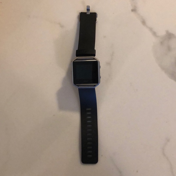 Fitbit Blaze - Picture 1 of 3